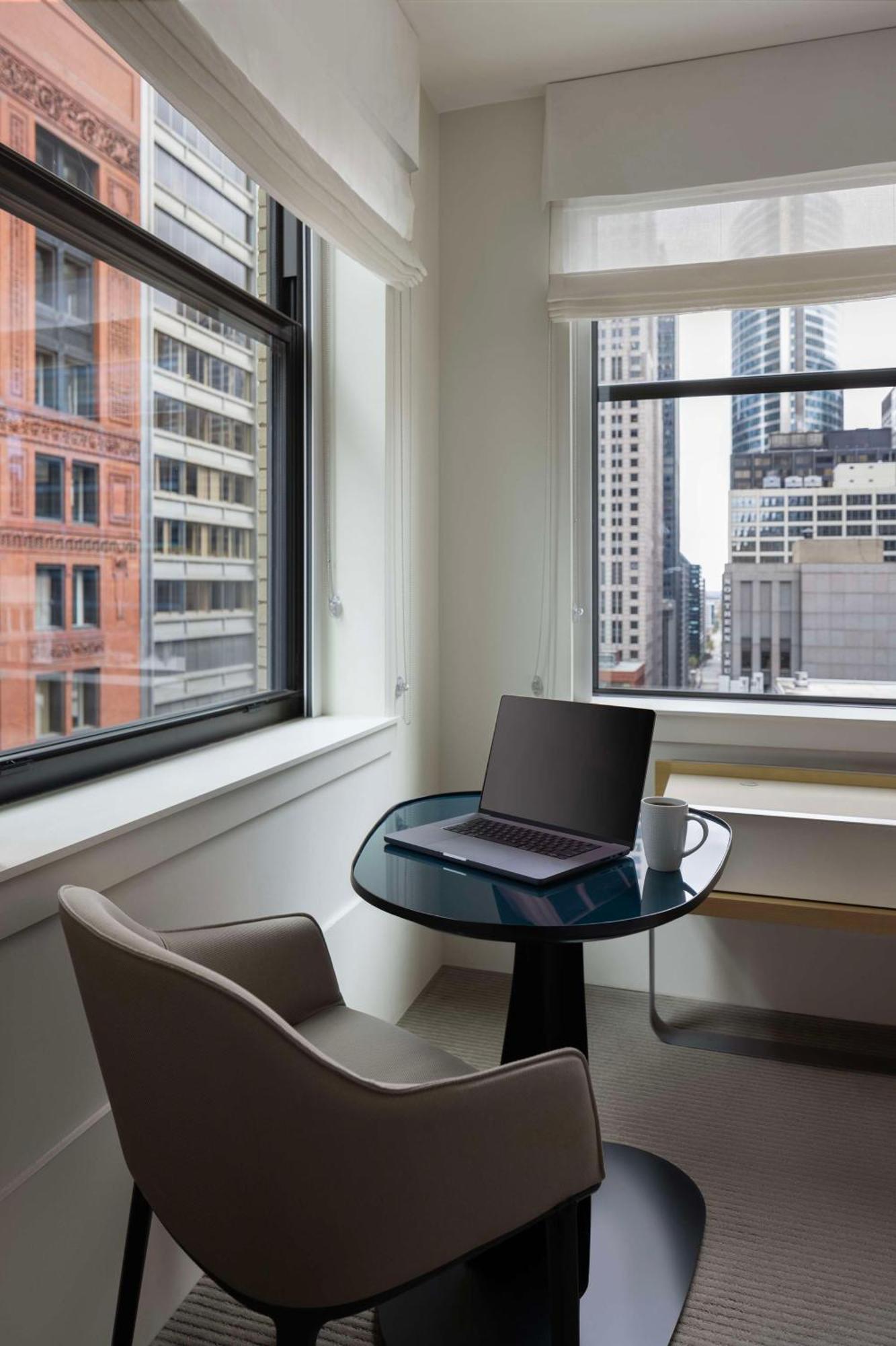 Hyatt Centric The Loop Chicago Hotel Exterior photo